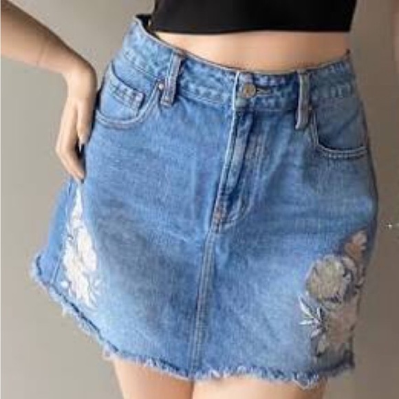 PacSun Dresses & Skirts - PacSun Blue denim embroidered skirt